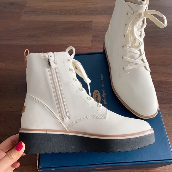 Brand new boot - Picture 2 of 9